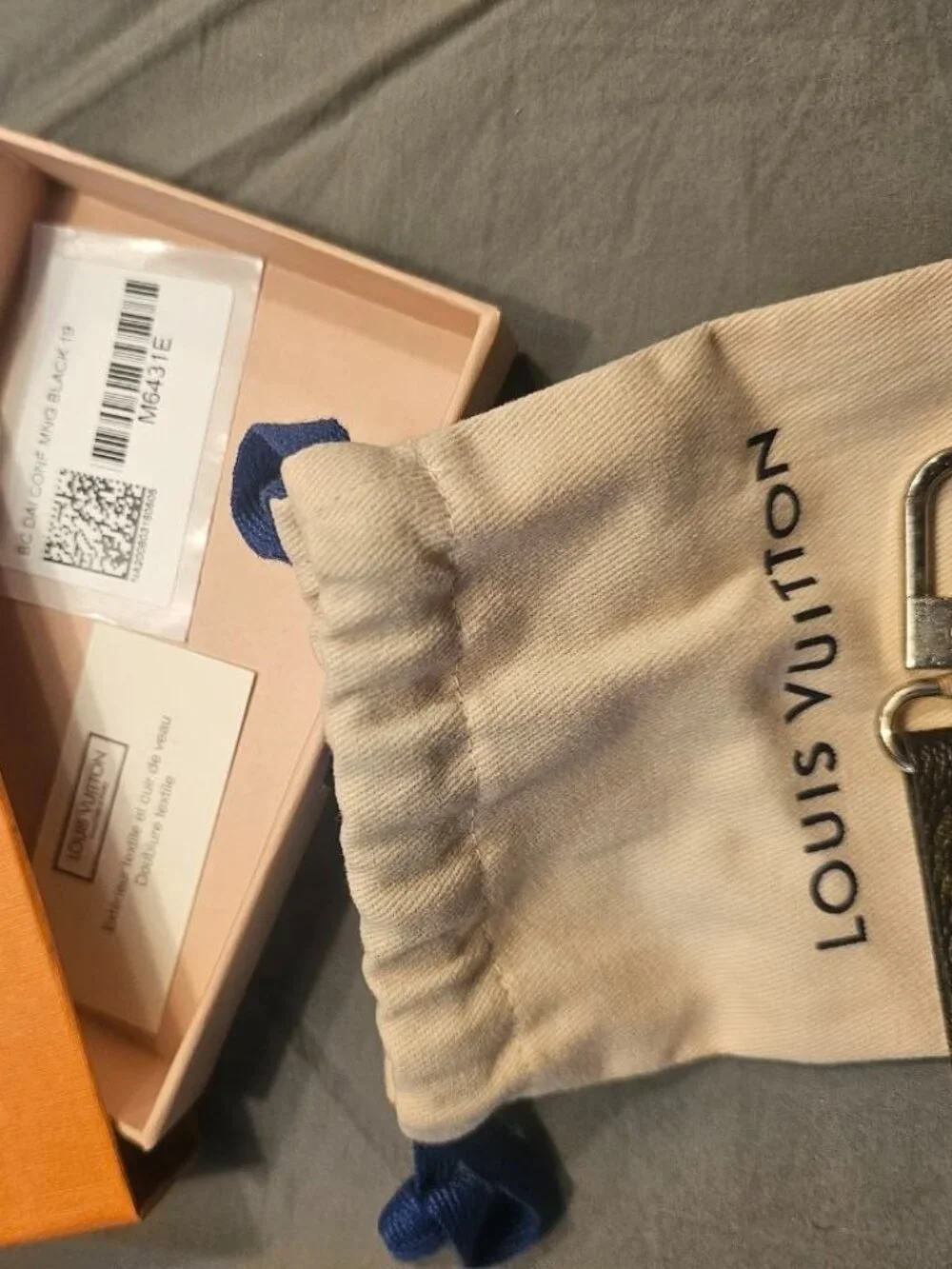 NEW - Louis Vuitton Dragonne Key Holder Key Chain LV Monogram Brown + Dust Bag